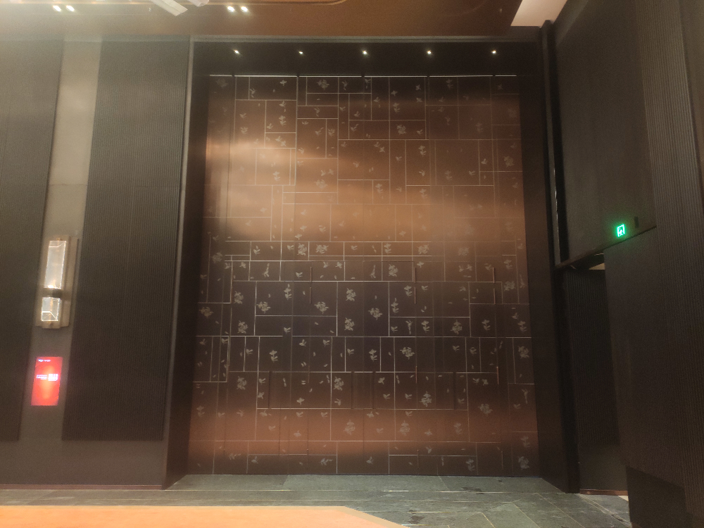 你知道上海市宴会厅活动隔断制作怎么找吗?专业厂家告诉你价格实在、高效安装不超预算!