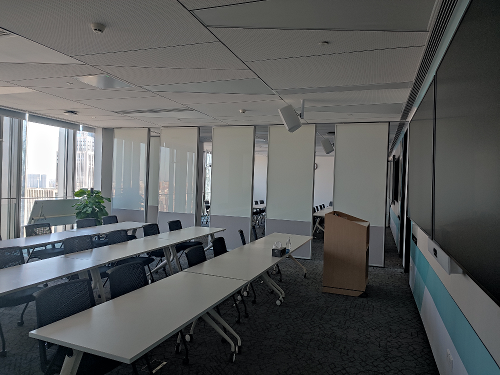 你知道吗?广州市活动软包隔断订做做到专业又高性价比,银行办公隔音防火超给力!