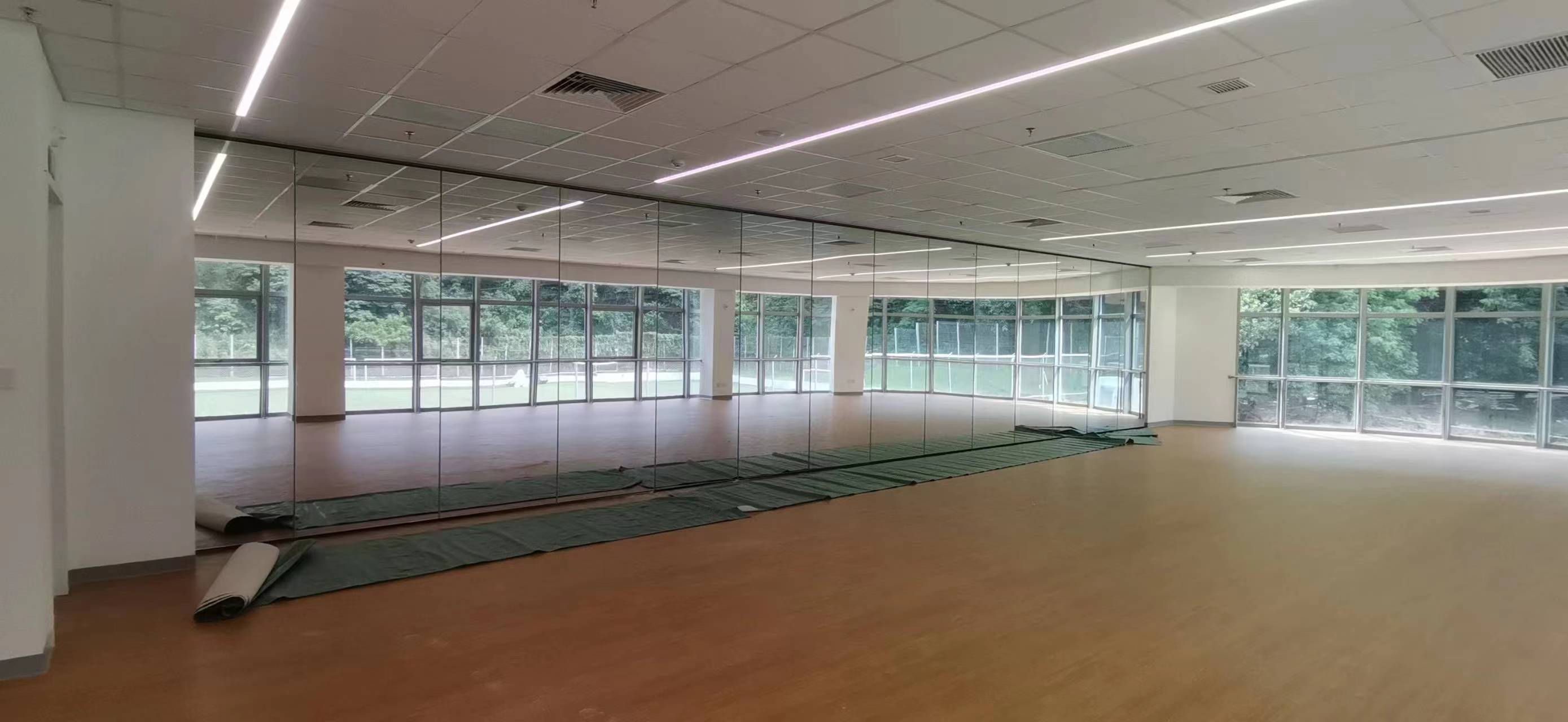 专业北京办公室移动隔断订做案例分享|高效隔音与静音安装保障