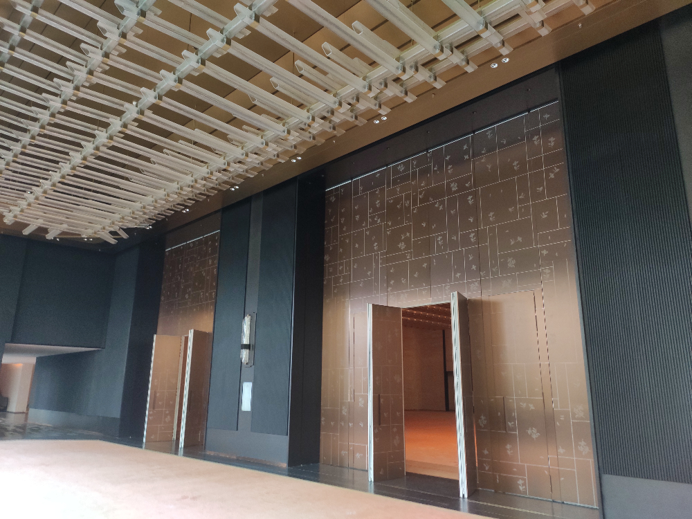 意想不到的办公变革:北京市软包移动隔断生产专家如何助力写字楼实现静音高效办公